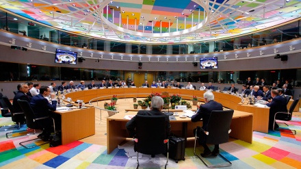 英のＥＵ離脱条件承認にもかかわらず、ＥＵと英の対立が継続