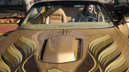 Rally Tour Kota Tehran dengan Mobil Antik