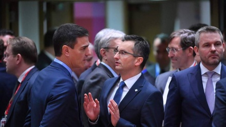 El primer ministro esloveno pide a Torra que no compare Cataluña y Eslovenia
