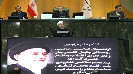 Rais Rouhani: Marekani itagonga mwamba katika lengo lake la kuipigisha magoti Iran