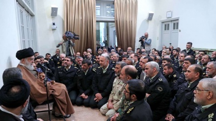 Pertemuan Rahbar dengan Pejabat Kepolisian Iran