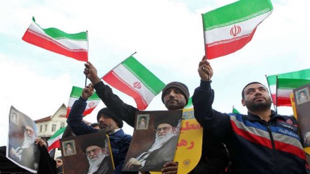 Fotos: Masiva marcha por aniversario de Epopeya del 9 de dey en Irán