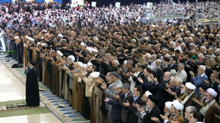 Suasana Shalat Jumat di Tehran, 30 November 2018