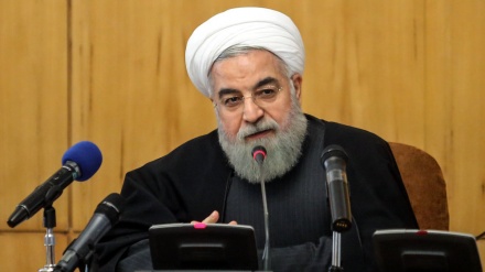 イラン大統領、「ＯＰＥＣの抵抗は、アメリカに新たな敗北を突きつけた」