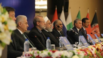 イラン大統領が、トルコ、アフガニスタン国会議長、ロシア下院議長と会談