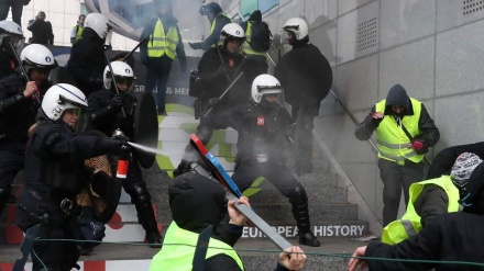 Protes Rompi Kuning  Menjalar ke Belgia