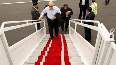 זנגנה יצא לוינה להשתתף בכנס אופ