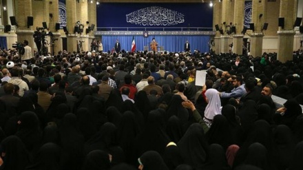  رهبر معظم انقلاب : دشمنان سرشناس ایران اسلامی، غرق در فساد اخلاقی و سیاسی هستند