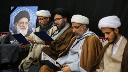 Suasana Doa di Kantor Almarhum Ayatullah Shahroudi