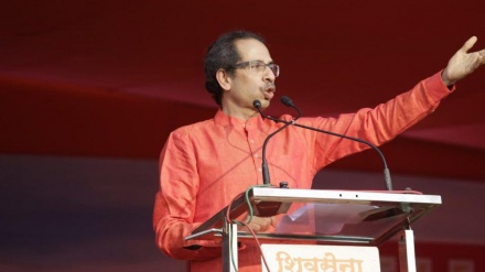 अब उद्धव ठाकरे ने कहा कि चौकीदार चोर है