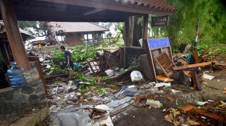 Aumenta a 281 número de muertos por tsunami en Indonesia(video+fotos)