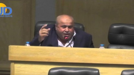 Anggota Parlemen Yordania Bela Aksi Injak Bendera Israel Jumana