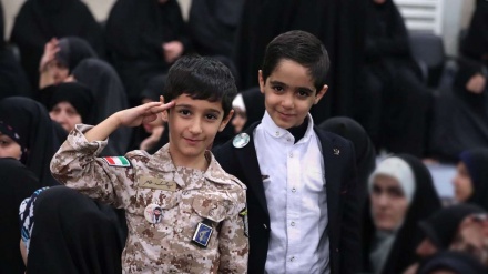 Pertemuan Rahbar dengan Keluarga Syuhada 