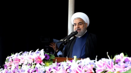 ইরানকে টার্গেট করলে উপসাগর দিয়ে কোনো তেল যাবে না: রুহানি