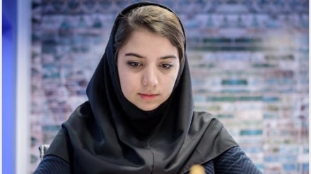 ロシアのチェス世界選手権・電撃戦で、イラン人女子選手が２位　