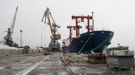 La Russia aprirà corridoi sicuri per le navi straniere che cercano di lasciare i porti ucraini