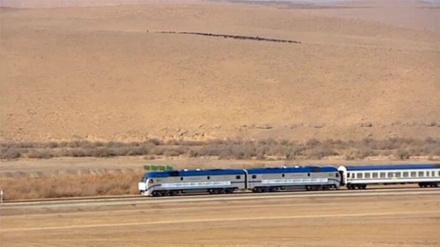 Gazak deputaty Demirgazyk-Günorta ugrunyň özüni ödemeýändigini aýdýar