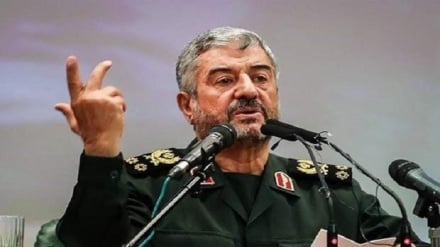 سرلشکر جعفری:دشمنان آرزوی شکست ایران را به گور خواهند برد 