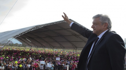 Presidente de México Andrés Manuel López Obrador cumple sus compromisos electorales