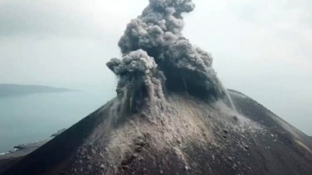 Melihat Kembali Gunung Anak Krakatau