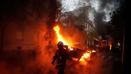 Francia: Gilet Gialli, 3-4 mln di euro di danni solo per arredi urbani Parigi