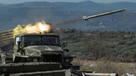 Ejército sirio ataca posiciones de terroristas en Hama e Idlib