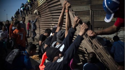 מאות מהגרים חצו גבול ארה