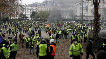 フランス人の多くが、同国での黄色いベスト運動を支持
