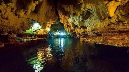 西アーザルバーイジャーン州マハーバード市　サフヴァラーン洞窟