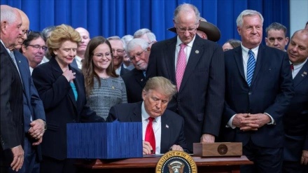 Trump firma la Nica Act para endurecer sanciones contra Nicaragua