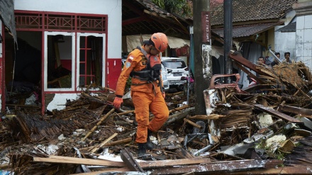 (FOTO) Tsunami in Indonesia - 3