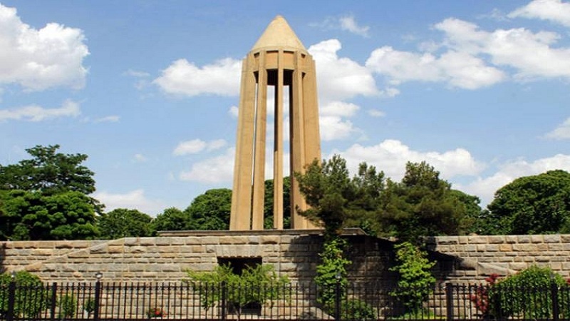 イブン・スィーナーの廟、イラン西部・ハメダーン