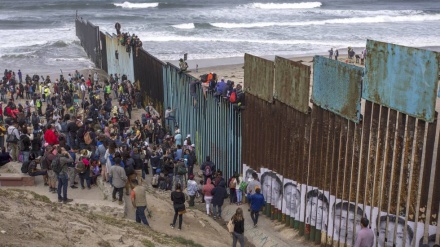 Es mentira que México haya firmado un tratado sobre migrantes centroamericanos con Estados Unidos