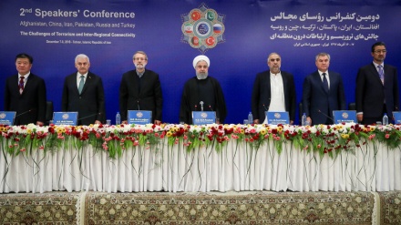 テヘランで、６ヵ国の国会議長による会合が開催