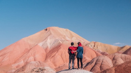 Meski Dilarang, Turis Jerman ini Tetap Kunjungi Iran 
