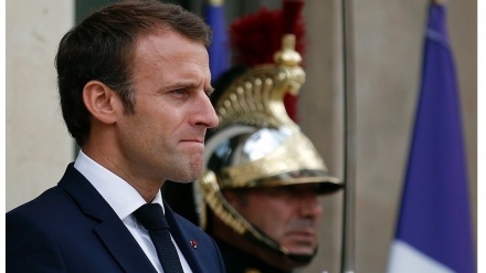 フランス大統領が、黄色いベスト運動への厳しい対処を要求