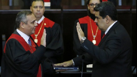 Venezuela, Maduro ha giurato: 