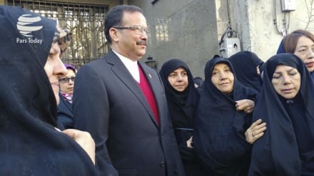 تجمع دانشجویان مقابل سفارت ونزوئلا در تهران