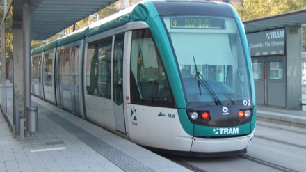 Cuatro heridos en un accidente de tranvía en Barcelona