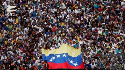 Мадуро АҚШ қаршисида тура олишни давом эттирмоқчи