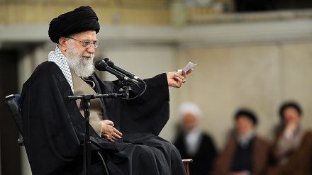 Mencermati Kegagalan Pejabat AS Menghadapi Keagungan Bangsa Iran Menurut Rahbar