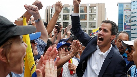 Guaidó se autoproclama “presidente encargado de Venezuela”(video+fotos)