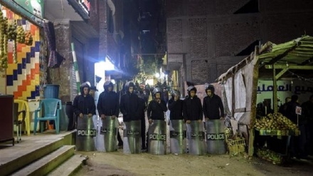 Police bomb disposal expert dies trying to defuse bomb near church in Egypt