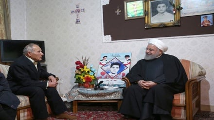 Menjelang Tahun Baru, Rouhani Temui Keluarga Martir Gabri