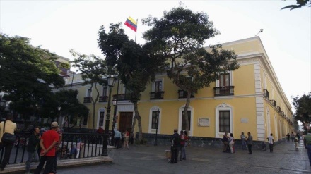 Venezuela detiene a 27 militares por rebelarse contra Maduro+Video