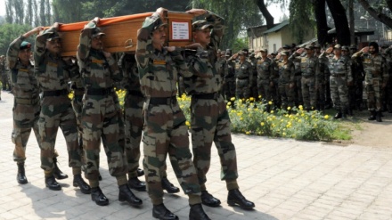 জম্মু-কাশ্মীরে সেনা ক্যাম্পে হামলা: ৩ সেনা ও ২ গেরিলা নিহত