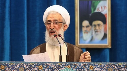 Imami i namazit të së premtes në Teheran: Sulmet e Armiqve synojnë krijimin e korrupsionit dhe devijimit