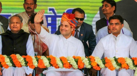 জনতার আদালত থেকে পালিয়ে গেছেন ৫৬ ইঞ্চি ছাতিওয়ালা ‘চৌকিদার’: রাহুল 