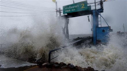 Tropical storm in Thailand (Video)