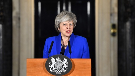 Theresa May Selamat dari Opsi tak Percaya Parlemen